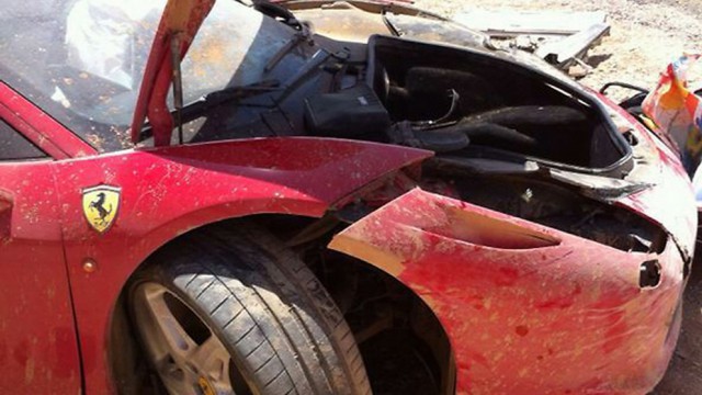 Ferrari_Crash-458-33-640x360